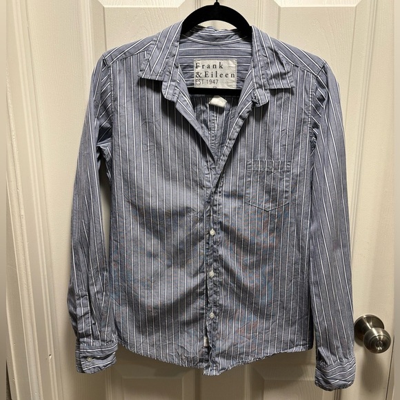 Frank & EileenBlue White Stripe Cotton Button Down Barry Style Sz M